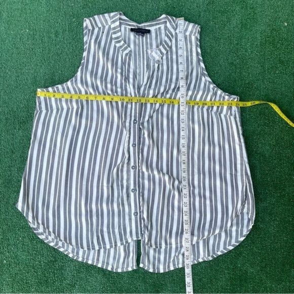 Sanctuary Striped Sleeveless Button Front Top Size 1X - Picture 7 of 9